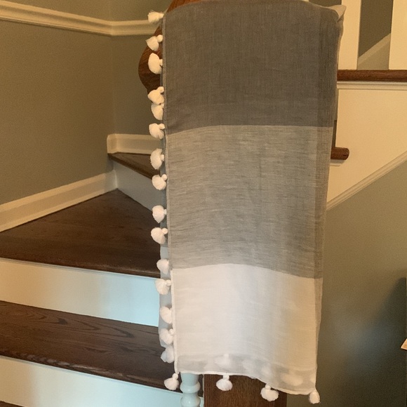 Gray Pom Pom Shawl/Wrap - Picture 1 of 3